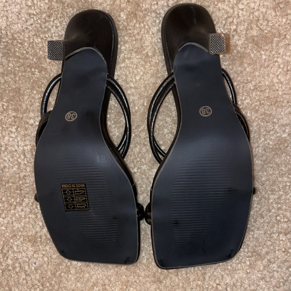 Square toe heel - Picture 2 of 3